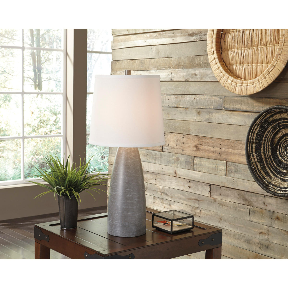 Signature Design by Ashley Shavontae Table Lamp L243004