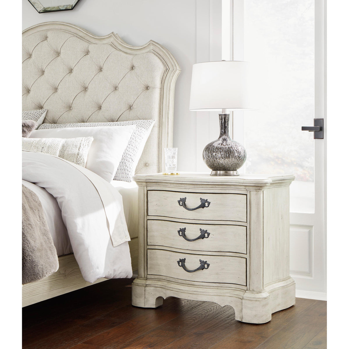 ANDMARY￤Quinn set up Zyniden King Bedroom Set | The Furniture Mart