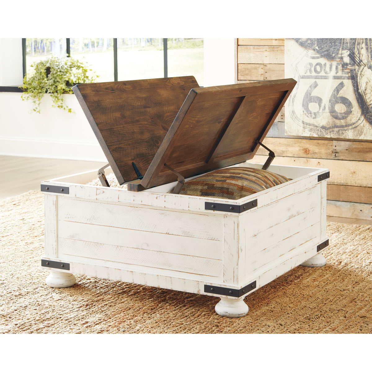 Signature Design by Ashley Wystfield Lift Top Cocktail Table T459-20