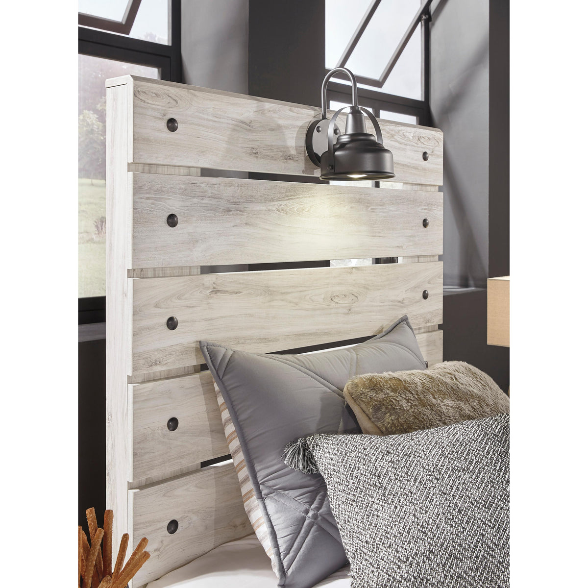 Signature Design by Ashley Cambeck B192B33 Full Panel Bed with 2 Stora