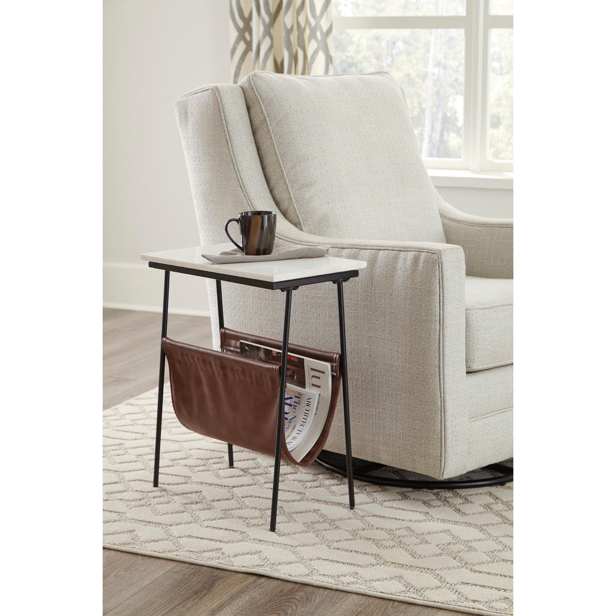 Aureliusページ Signature Design by Ashley Etanbury A4000254 Accent Table
