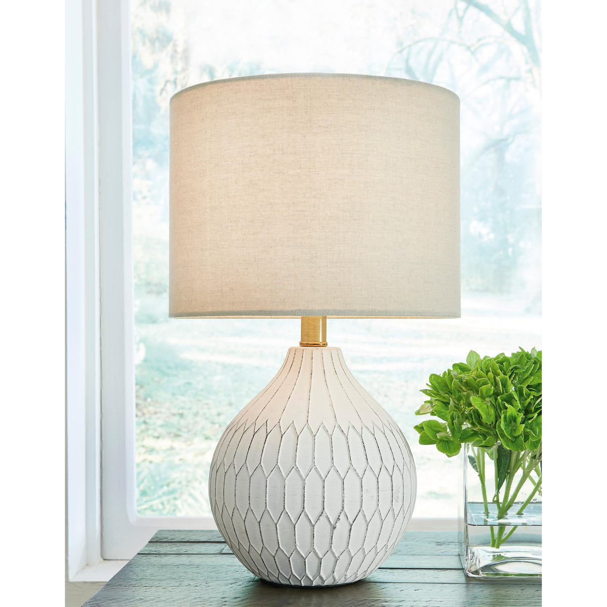 Signature Design by Ashley Wardmont L180094 Ceramic Table Lamp
