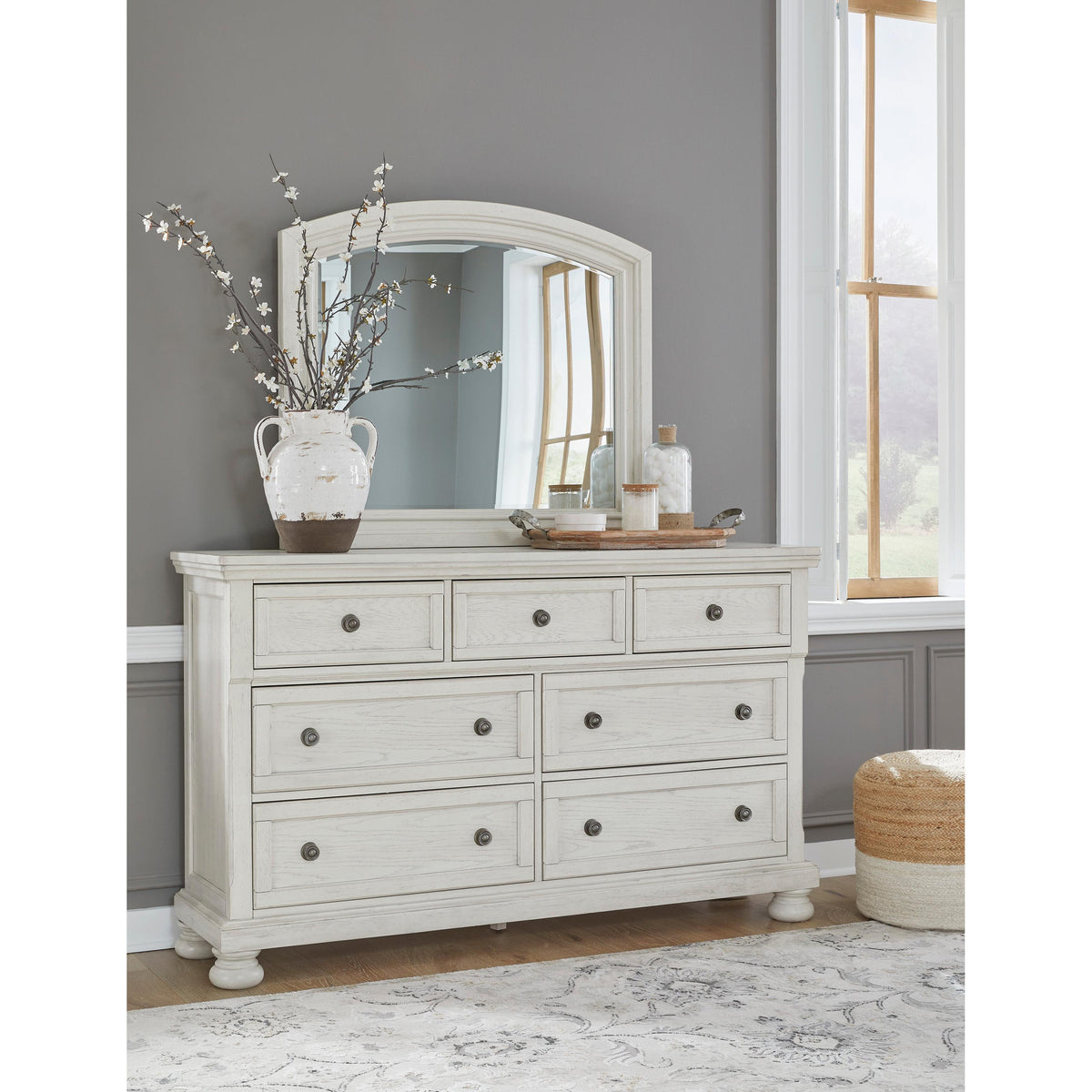 Signature Design by Ashley Robbinsdale B742-31 Dresser