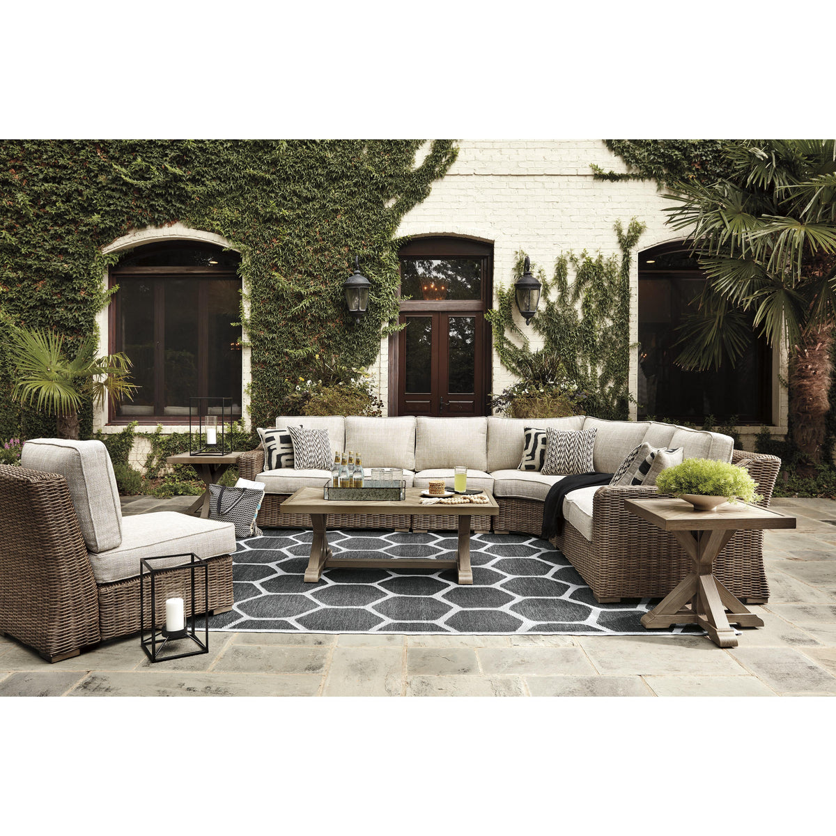 Signature Design by Ashley Beachcroft P791P8 5 pc Outdoor