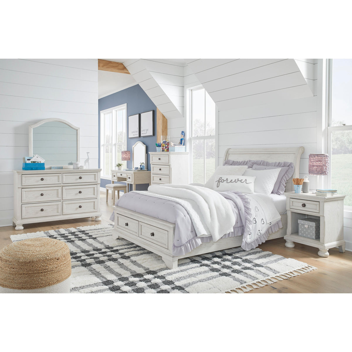 Signature Design by Ashley Robbinsdale B742-21 Dresser