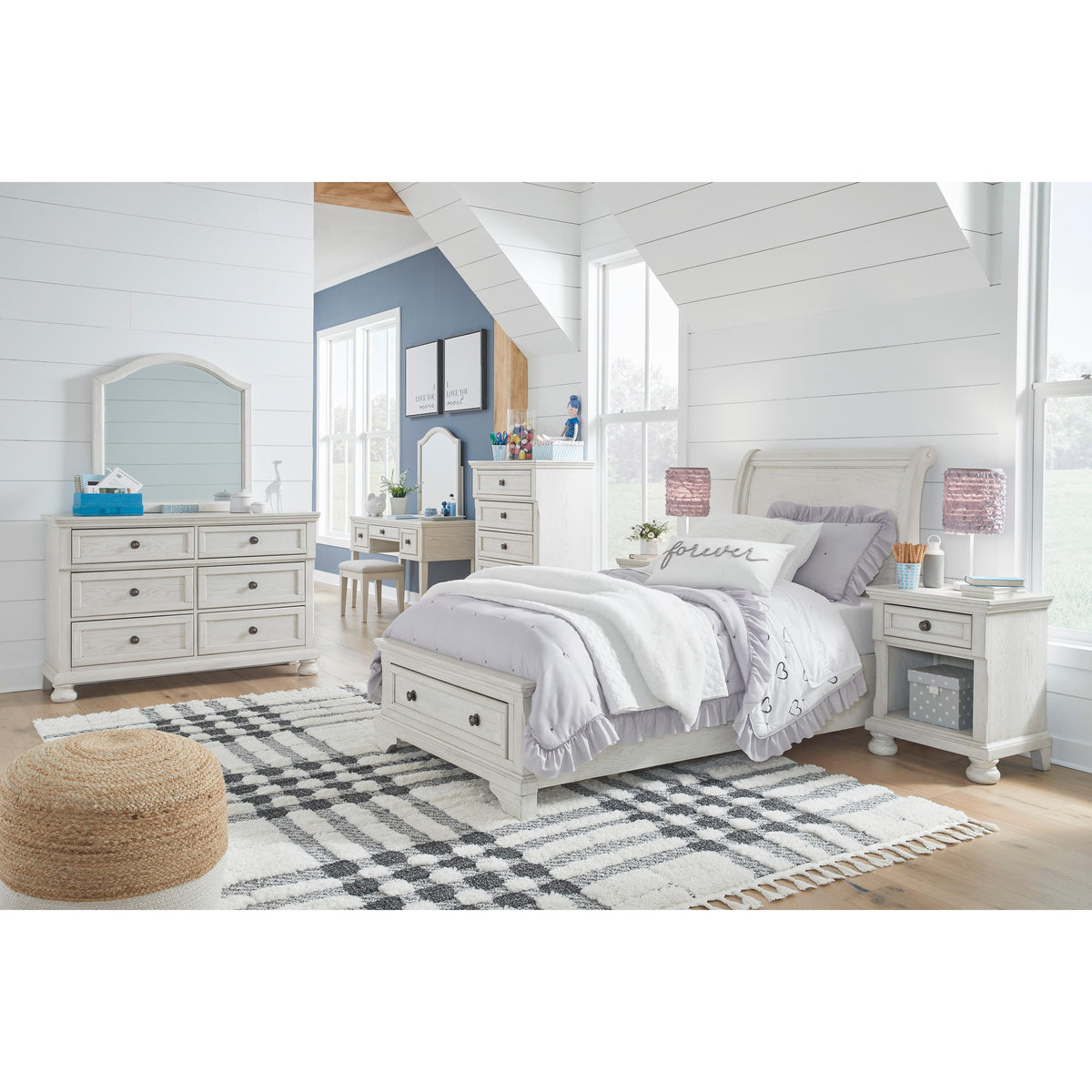 Signature Design by Ashley Robbinsdale B742-45 Five Drawer Chest