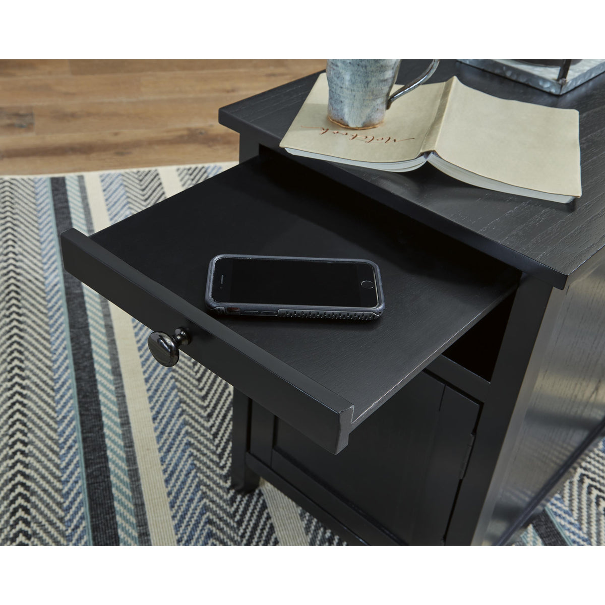 Signature Design by Ashley Treytown T300-617 Chair Side End Table