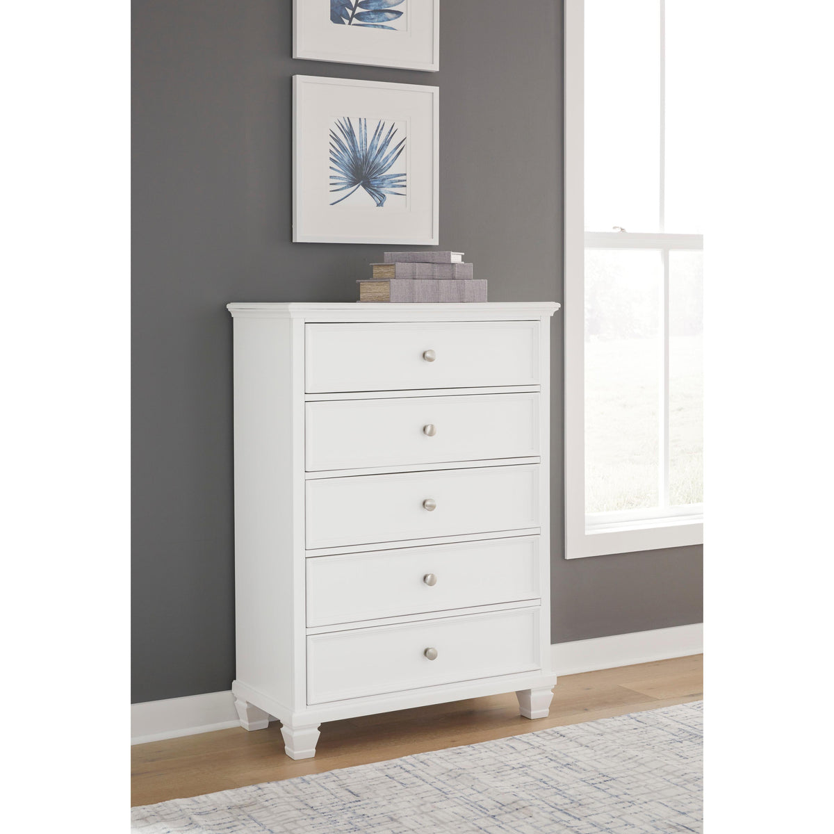 Signature Design by Ashley Fortman B680-46 Five Drawer Chest