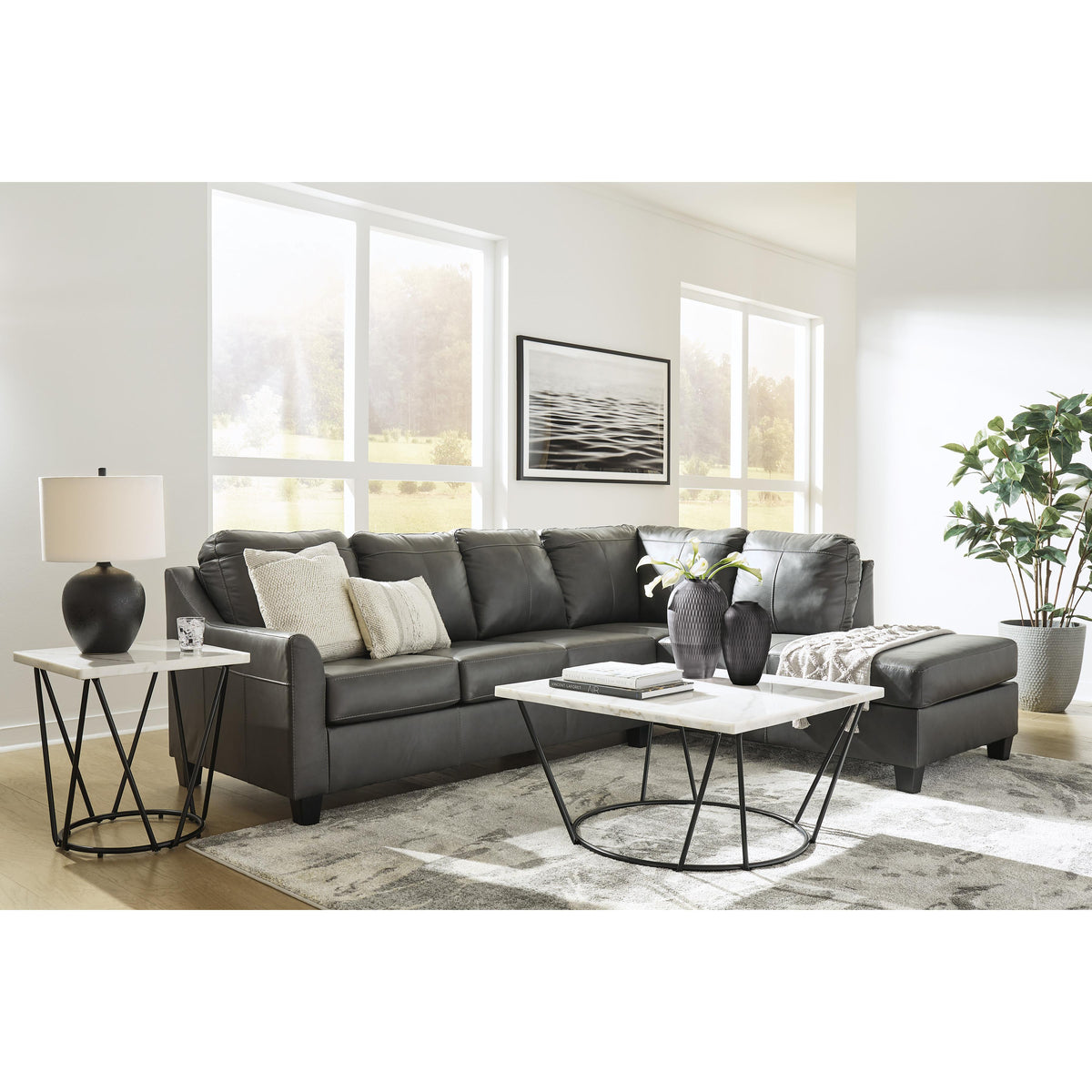 Signature Design by Ashley Valderno 47804S1 2 pc Sectional with Chaise