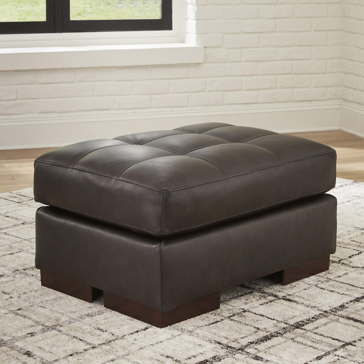 Signature Design by Ashley Luigi 5650614 Ottoman