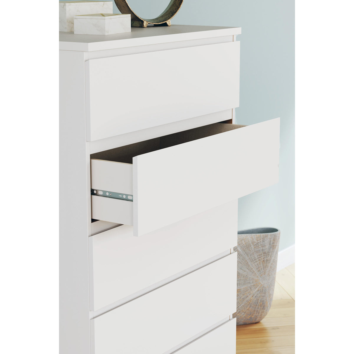 Signature Design by Ashley Onita EB9630-245 Five Drawer Chest Signature Design by Ashley Onita EB9630-245 Five Drawer Chest