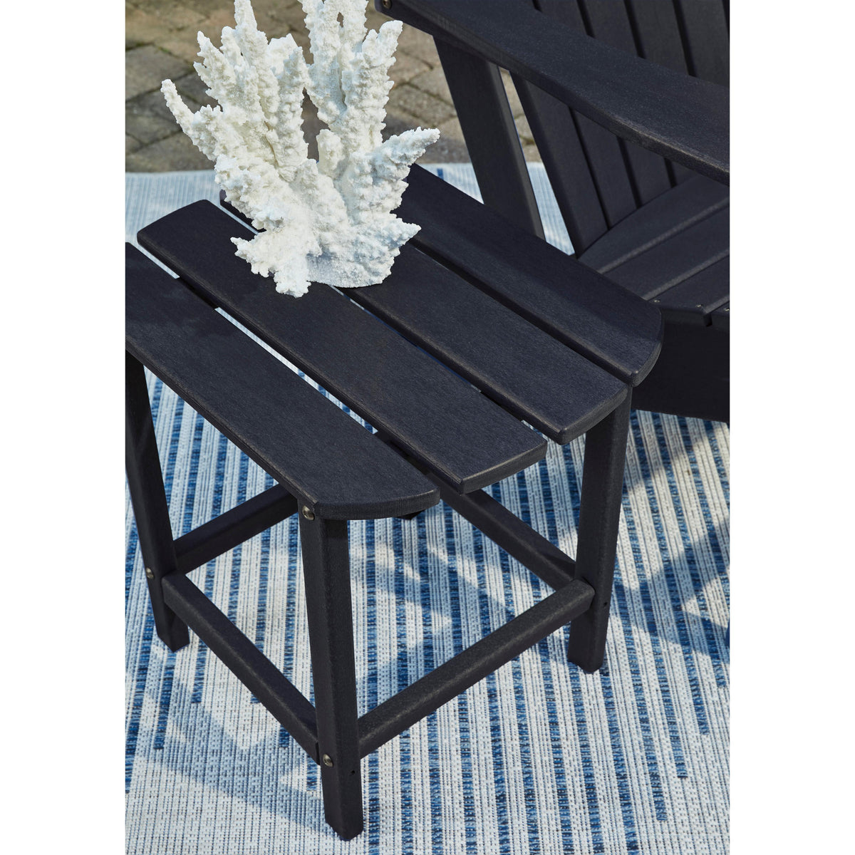 Signature Design by Ashley Sundown Treasure P008-703 End Table