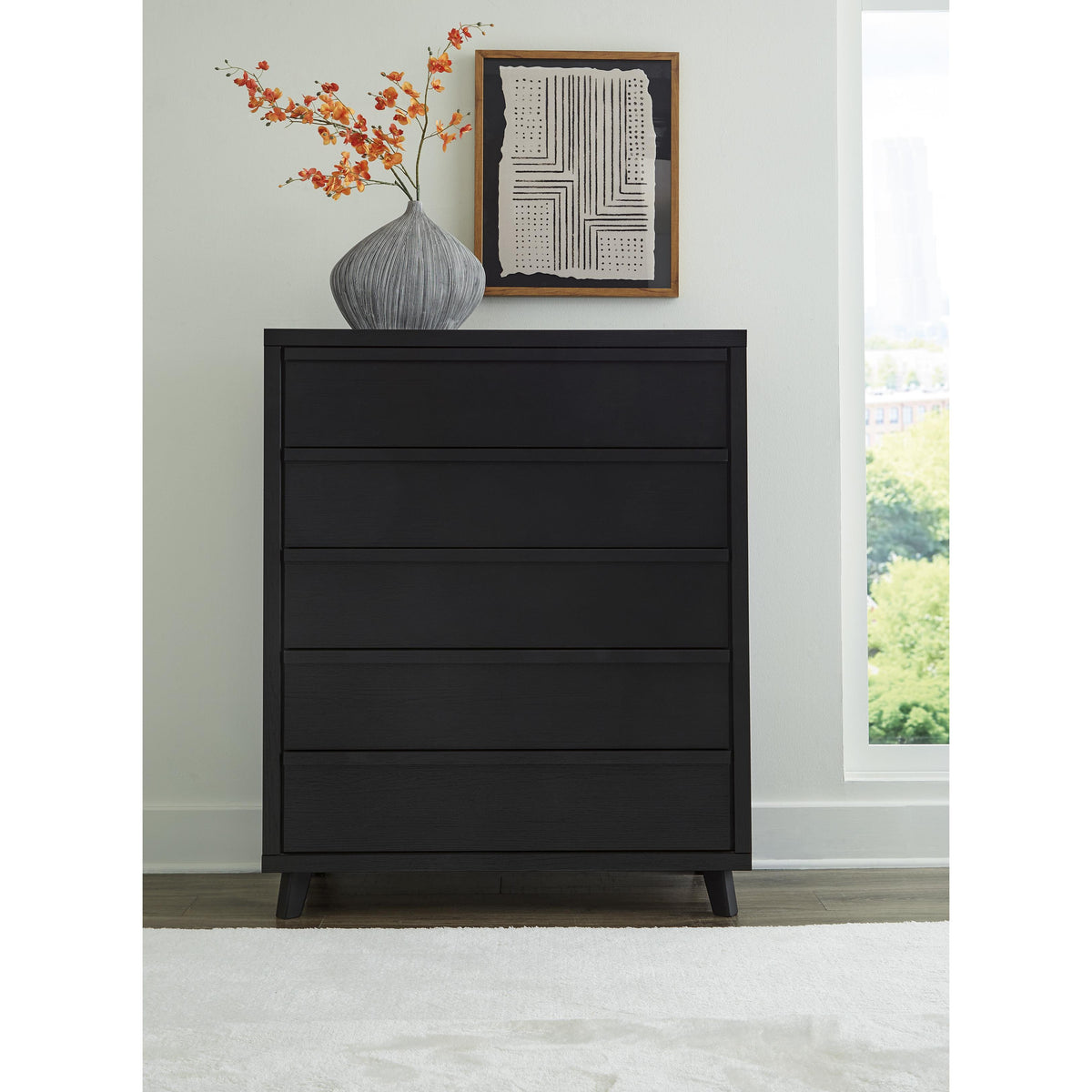 Danziar Wide Chest Danziar Wide Chest