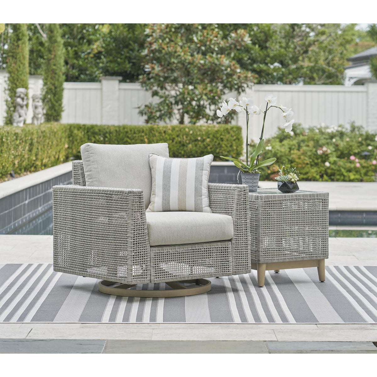 Signature Design by Ashley Seton Creek P798-702 Square End Table