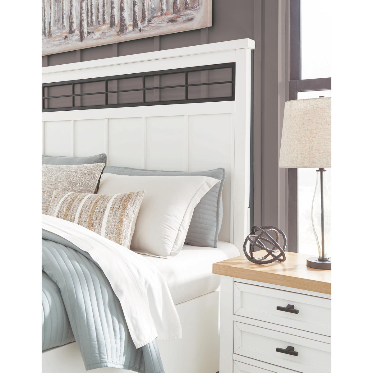 Benchcraft Ashbryn B844B4 King Panel Storage Bed
