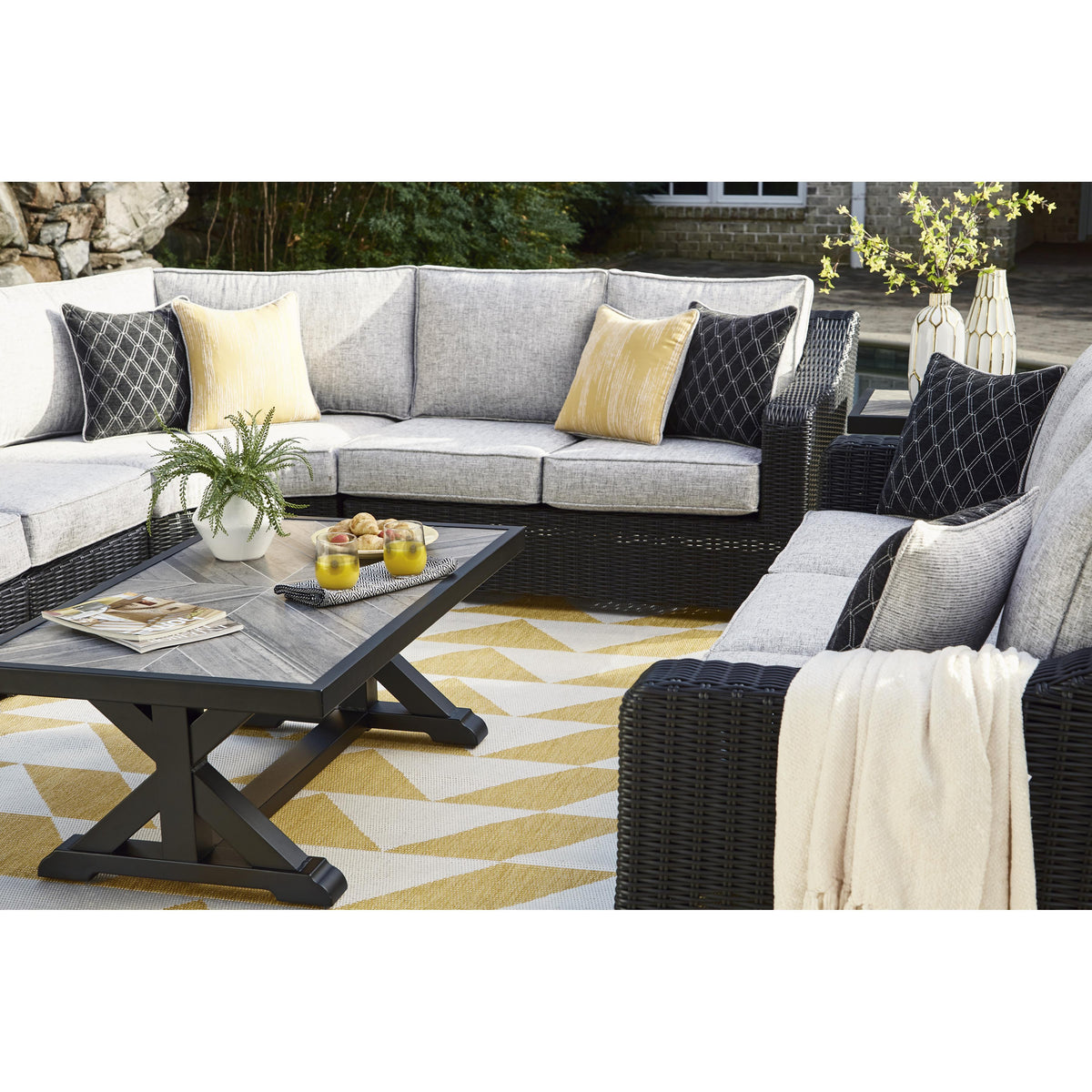 Signature Design by Ashley Beachcroft P792-838 Sofa with Cushion
