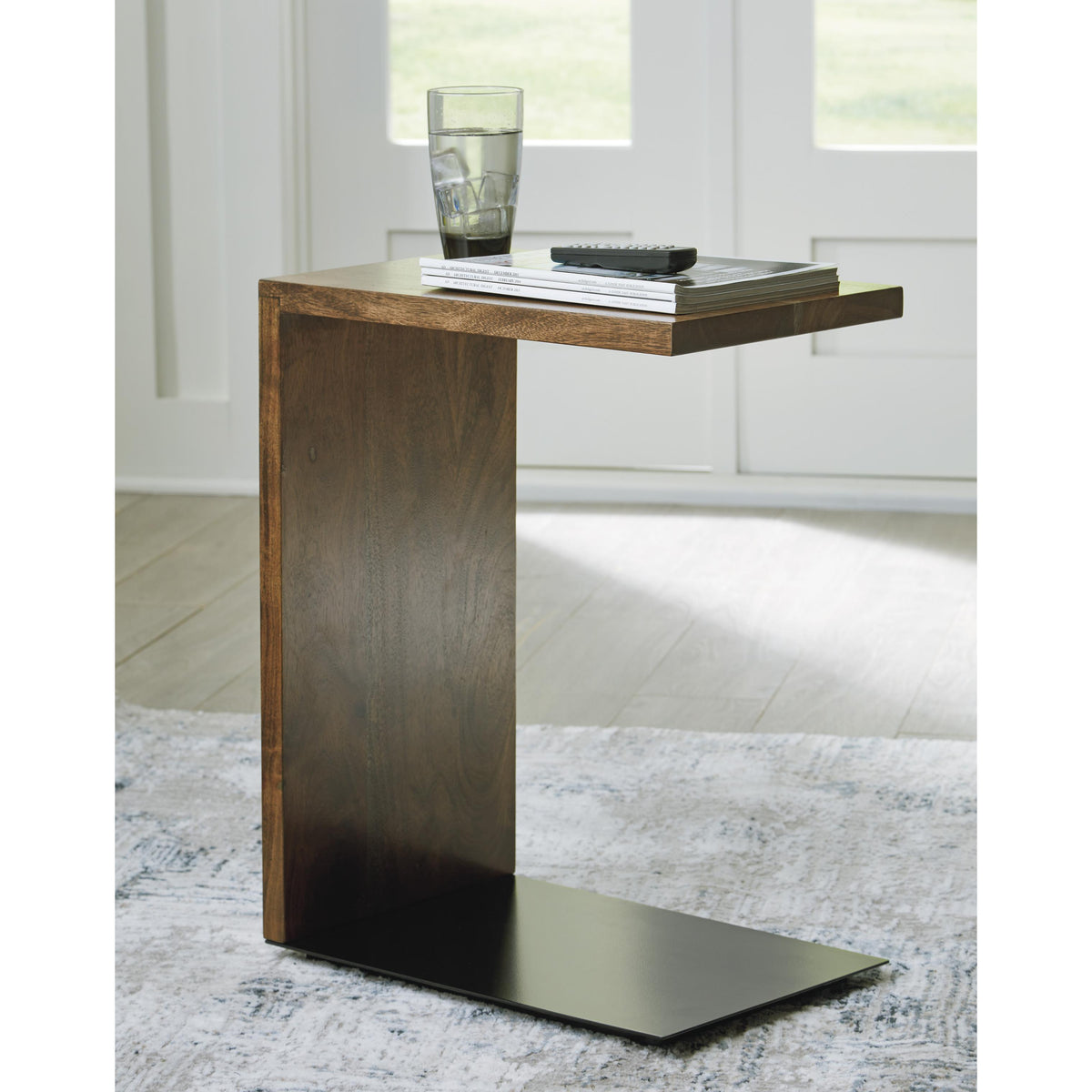 Signature Design by Ashley Wimshaw A4000618 Accent Table