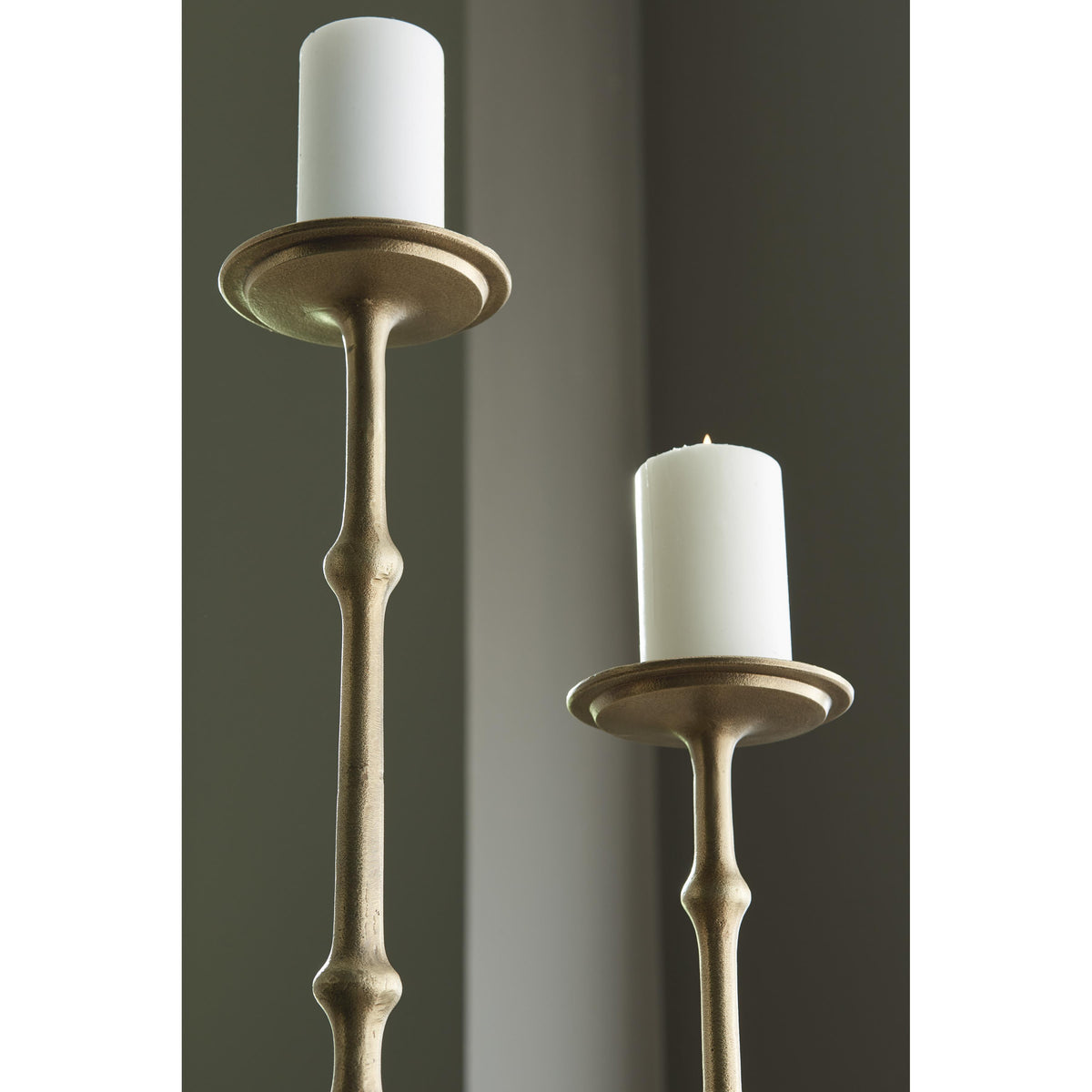 Signature Design by Ashley Larwick A2000683 Candle Holder Set