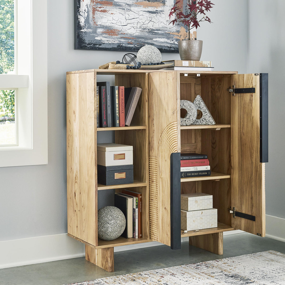 Signature Design by Ashley Kierwell A4000653 Accent Cabinet