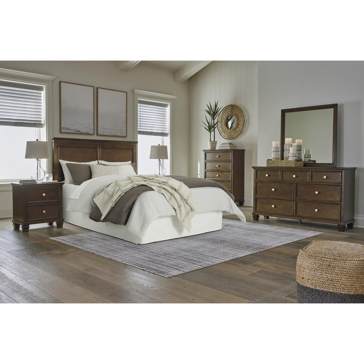 n部屋 Signature Design by Ashley Danabrin B685-36 Bedroom Mirror
