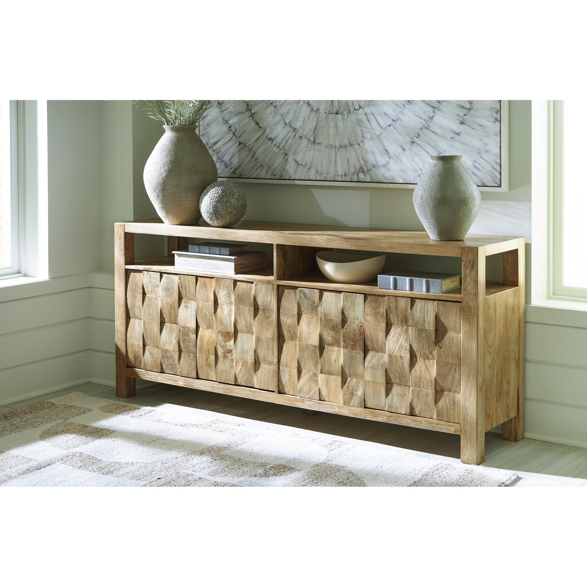Signature Design by Ashley Hudwick A4000672 Accent Cabinet