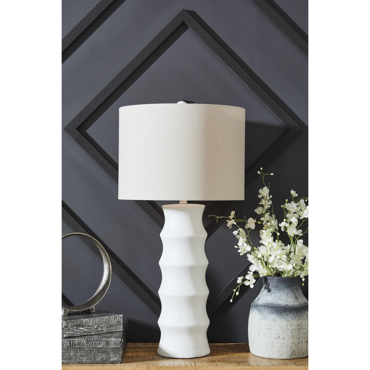 Signature Design by Ashley Veraleigh L235854 Poly Table Lamp