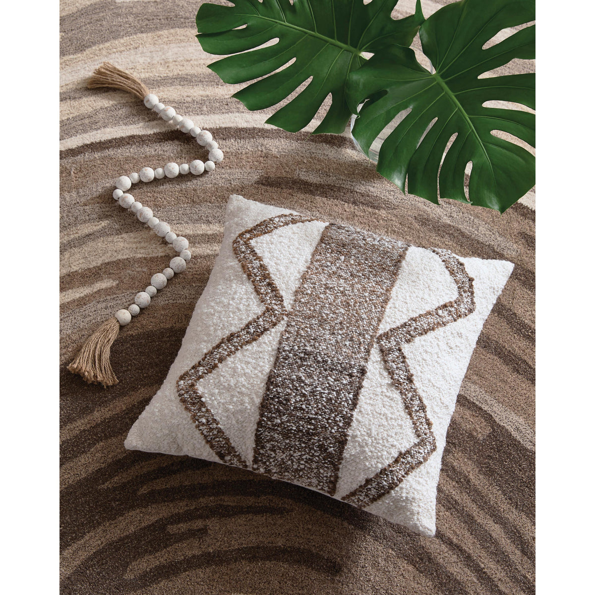 Andre MR.A × MARKET pillow クッション Signature Design by Ashley Brettwood A1001125 Pillow