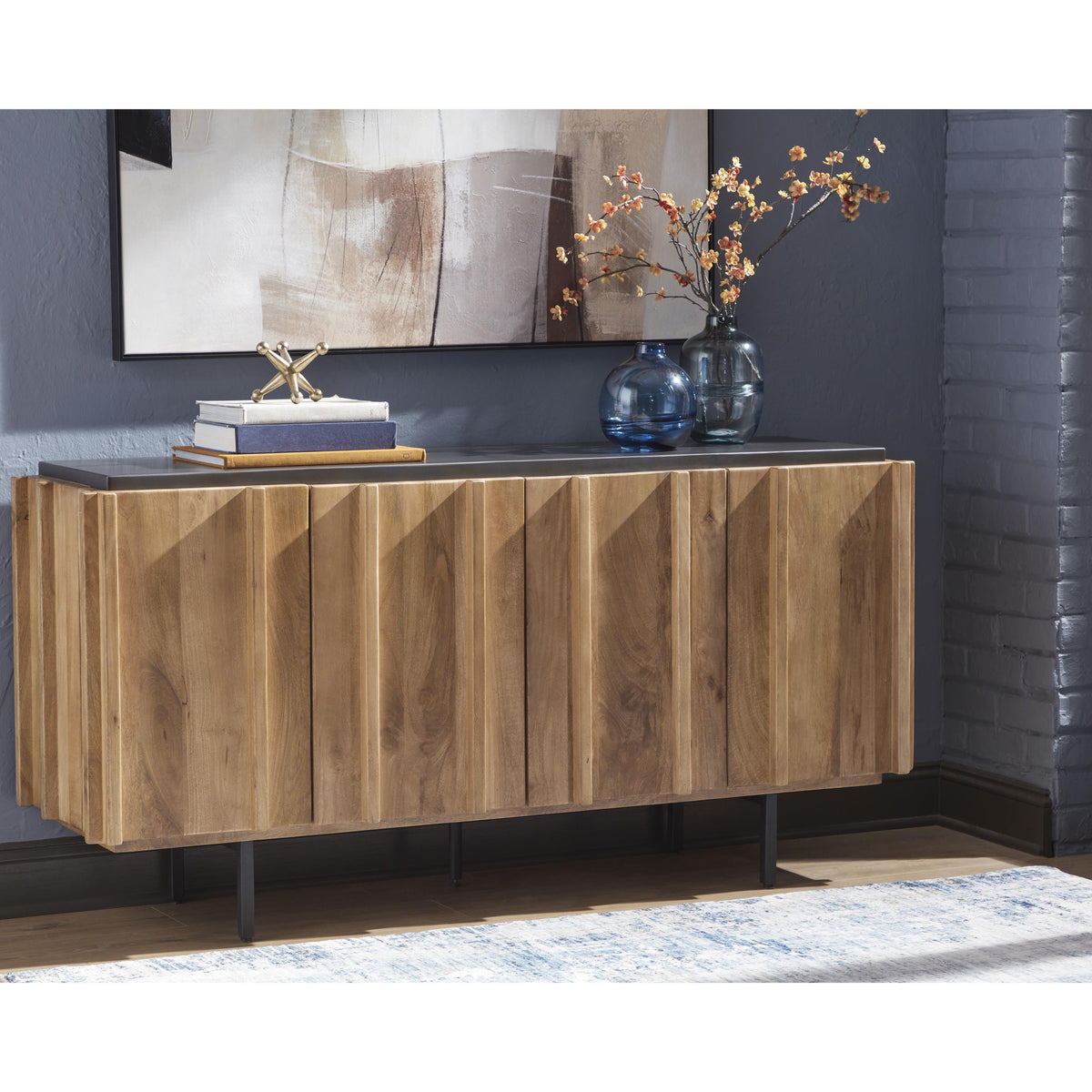 アトリエGG Ontheonepiece 16 Signature Design by Ashley Quintavious A4000685 Accent Cabinet