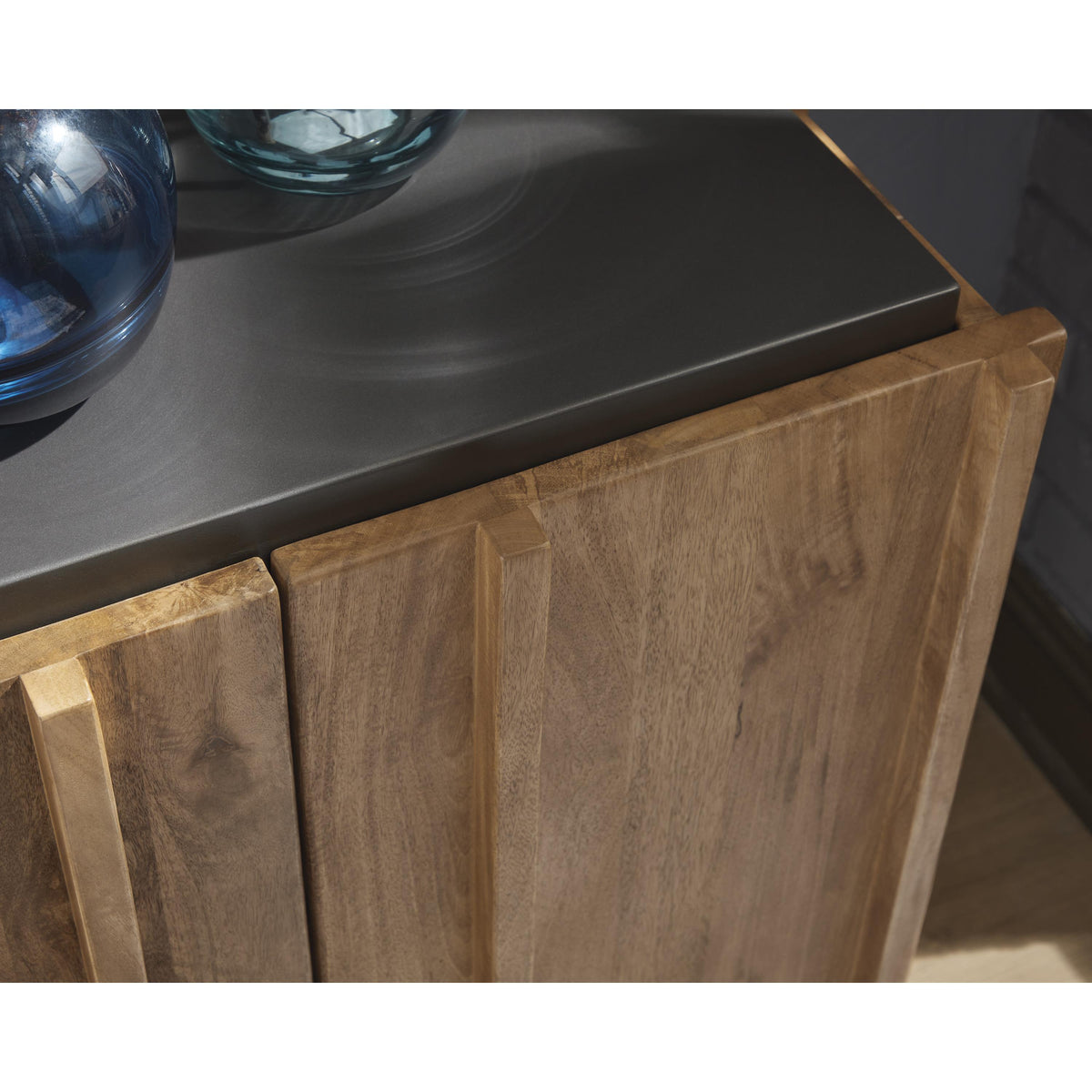 Signature Design by Ashley Quintavious A4000685 Accent Cabinet