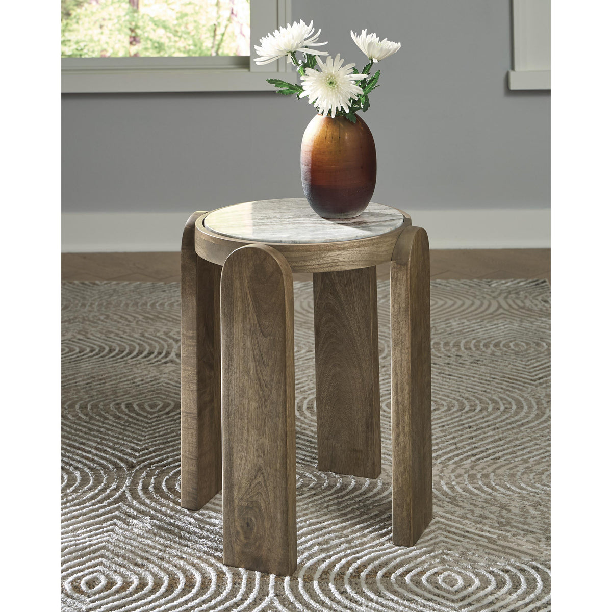 Signature Design by Ashley Gavrilley A4000722 Accent Table