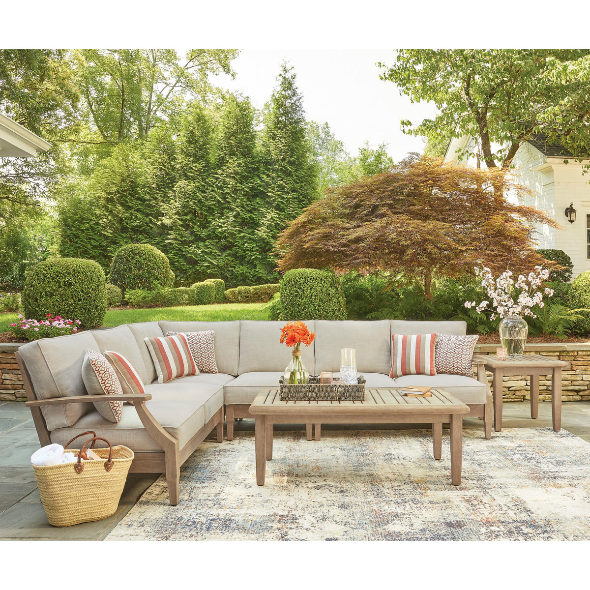 Signature Design by Ashley Clare View P801P11 4 pc Outdoor Sectional