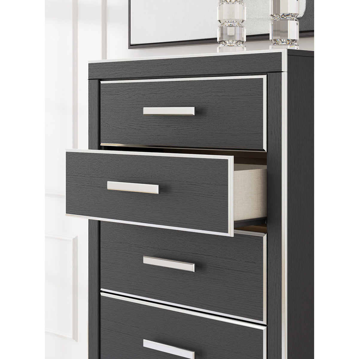 Signature Design by Ashley Zuraleus PCB3380-46 Five Drawer Chest