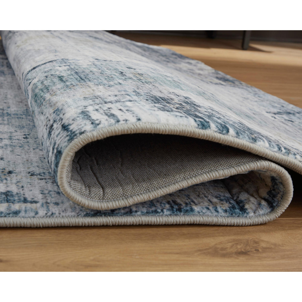 Signature Design by Ashley Arlenmont R407481 Memory Foam Large Rug