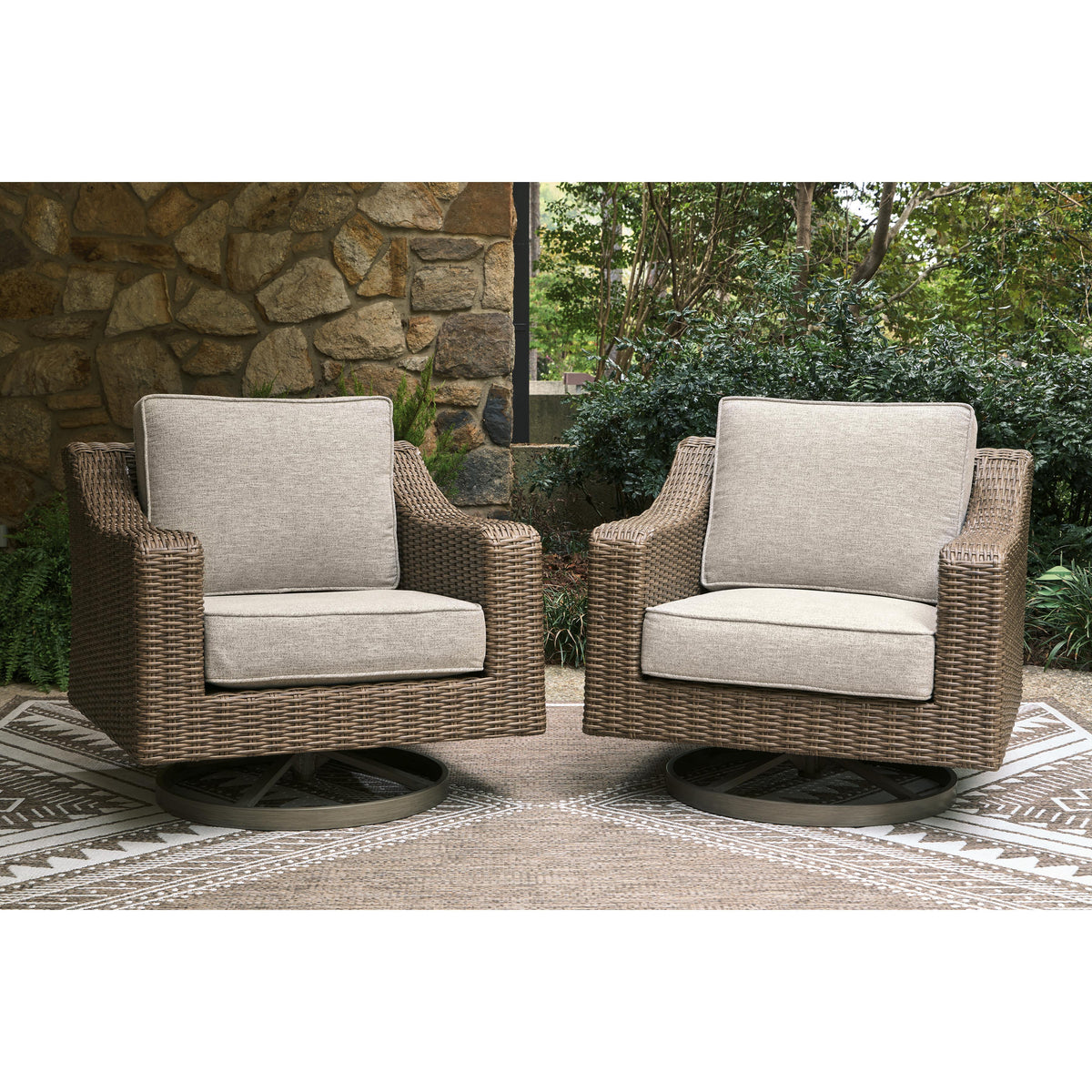 Signature Design by Ashley Laguna Heights PCP790-821 Swivel Lounge wit