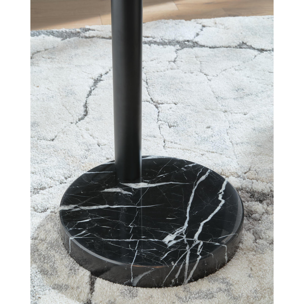 Signature Design by Ashley Gibbswellner Arc Lamp L725159