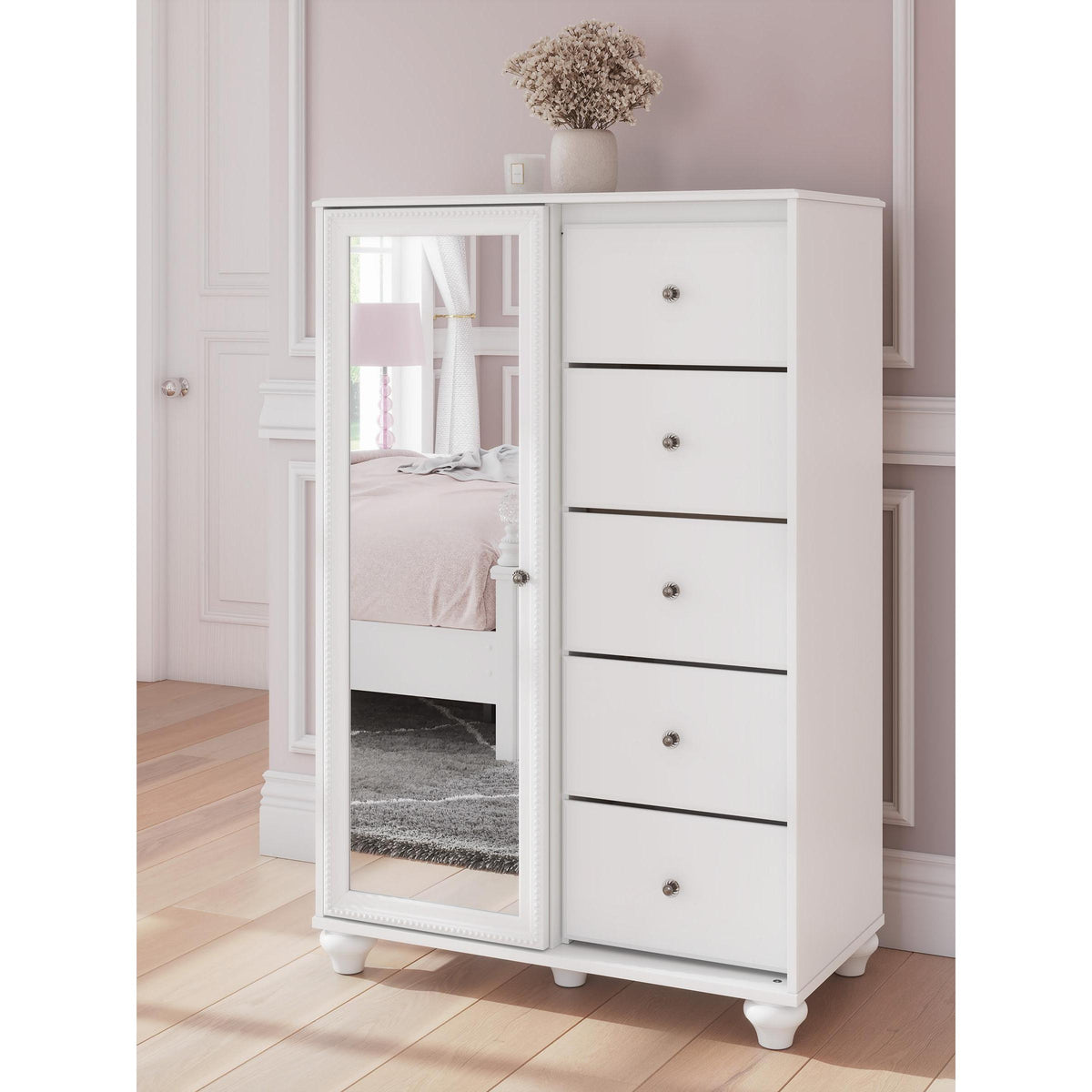 Signature Design by Ashley Kozlani 5-Drawer Chest PCB1819-48
