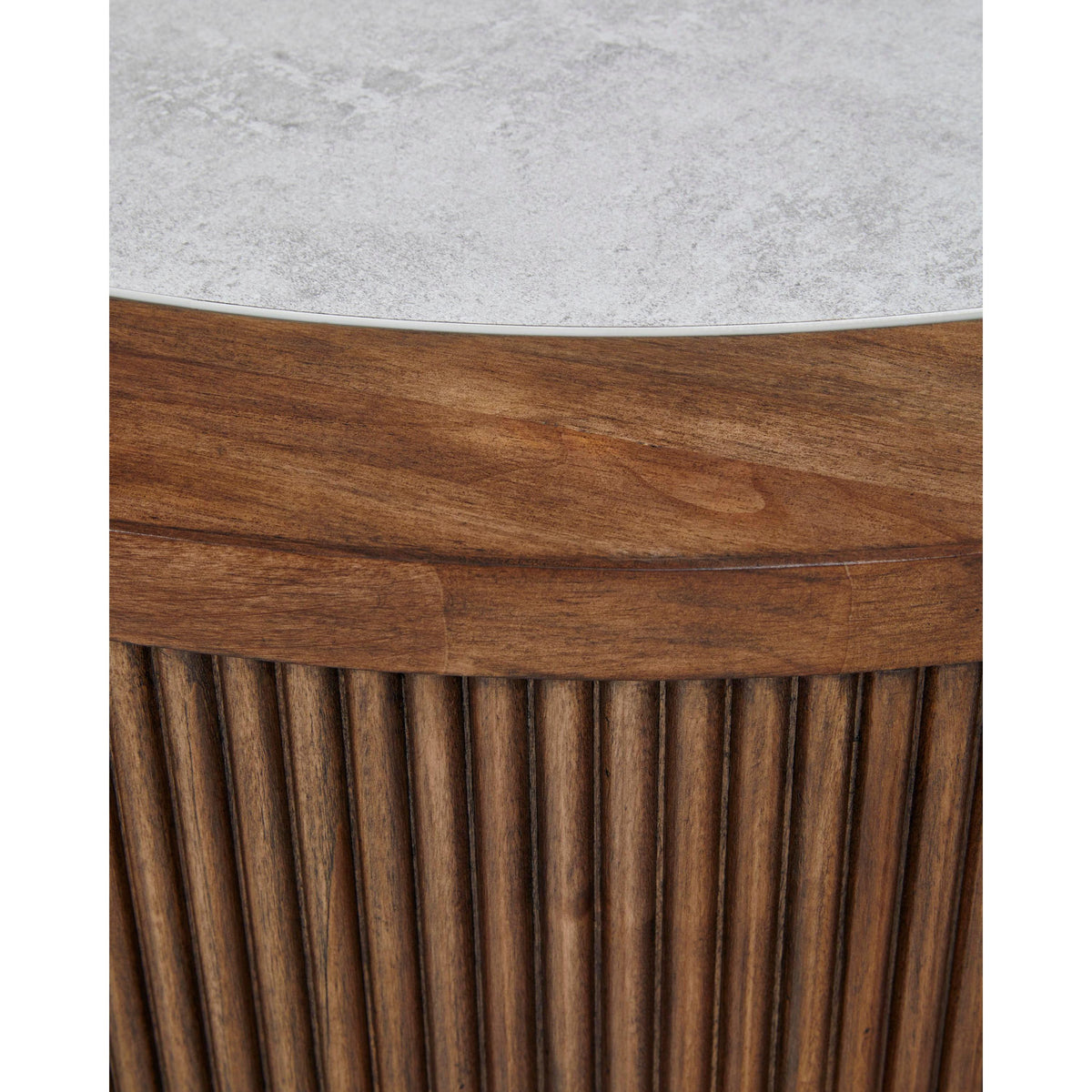 #ta様 Signature Design by Ashley Hadonna End Table T658-6